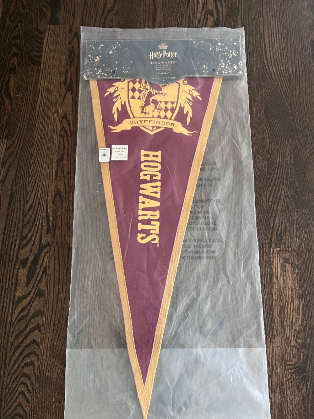 NWT Harry Potter Gryffindor Pennant Banner ✨